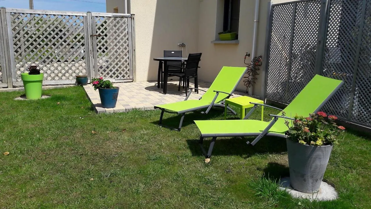 Les Sables Bed & Breakfast Santec