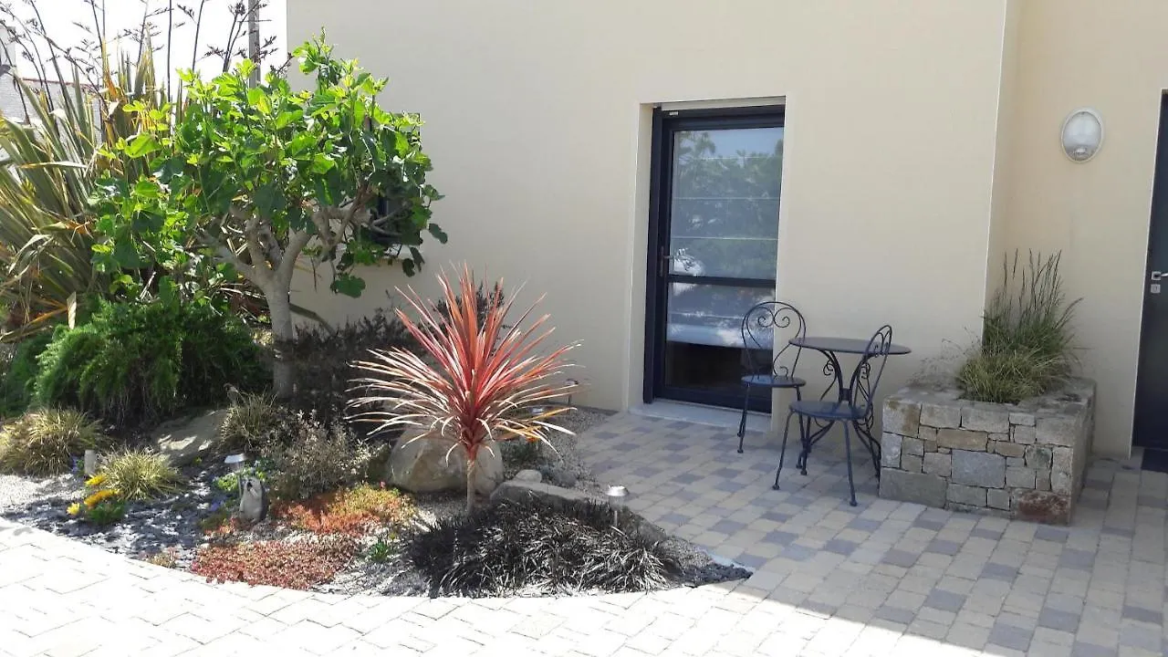 Les Sables Bed & Breakfast Santec